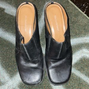 Naturalizer pumps